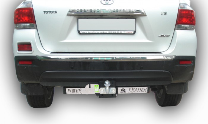 Фаркоп для TOYOTA Avensis 2010-2013 с нерж. пласт.|